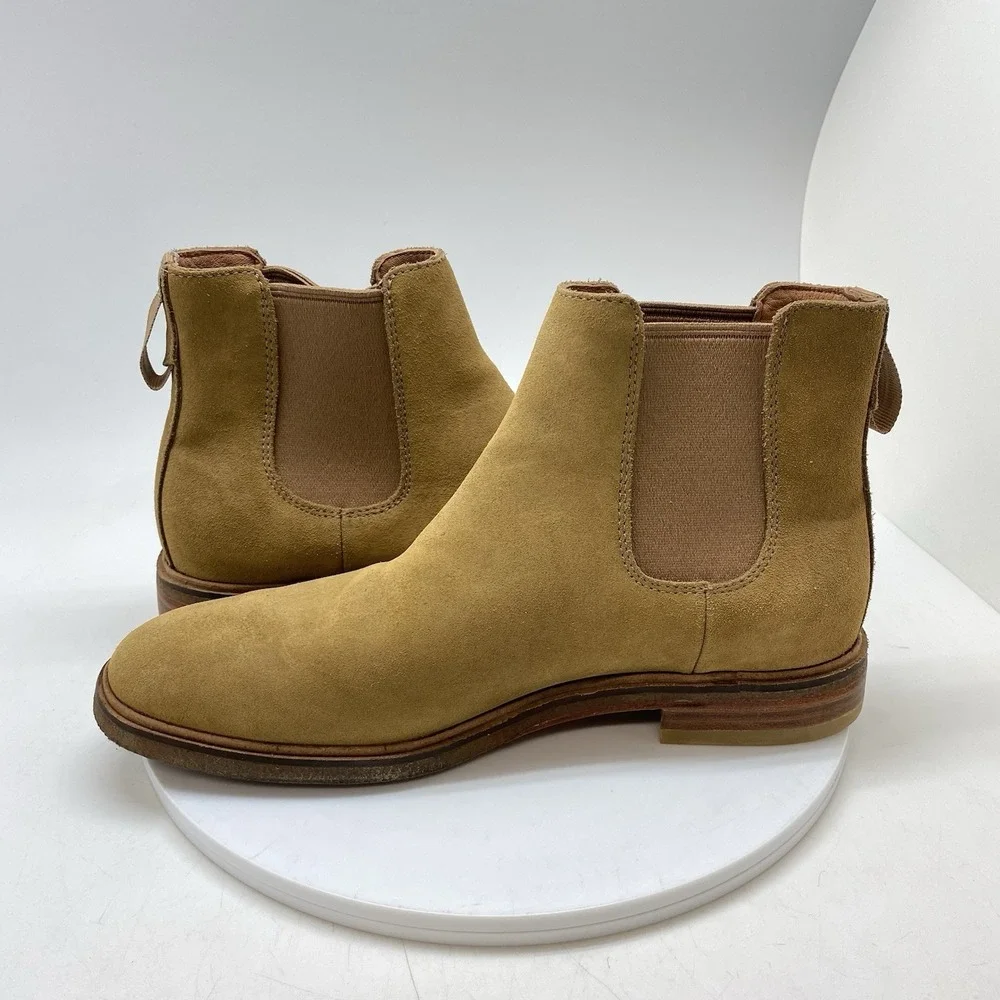 Clarks Clarkdale Gobi Chelsea Ankle Boot Mens 8.5 M 21621 Brown Suede Crepe Sole